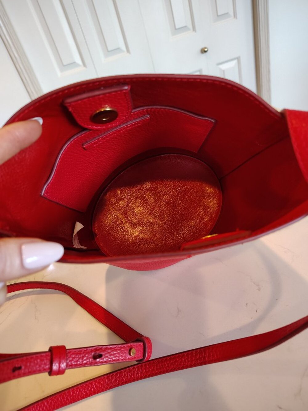 Crossbody Grain Leather Bucket Bag - Picture 5 of 5